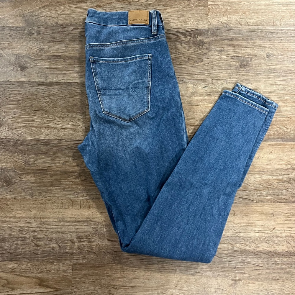 Size 8 American Eagle Curvy Hi-Rise Dream Jeans